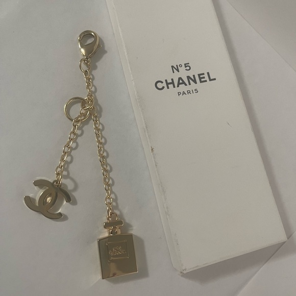 Chanel Gold Key Chain - Picture 3 of 6